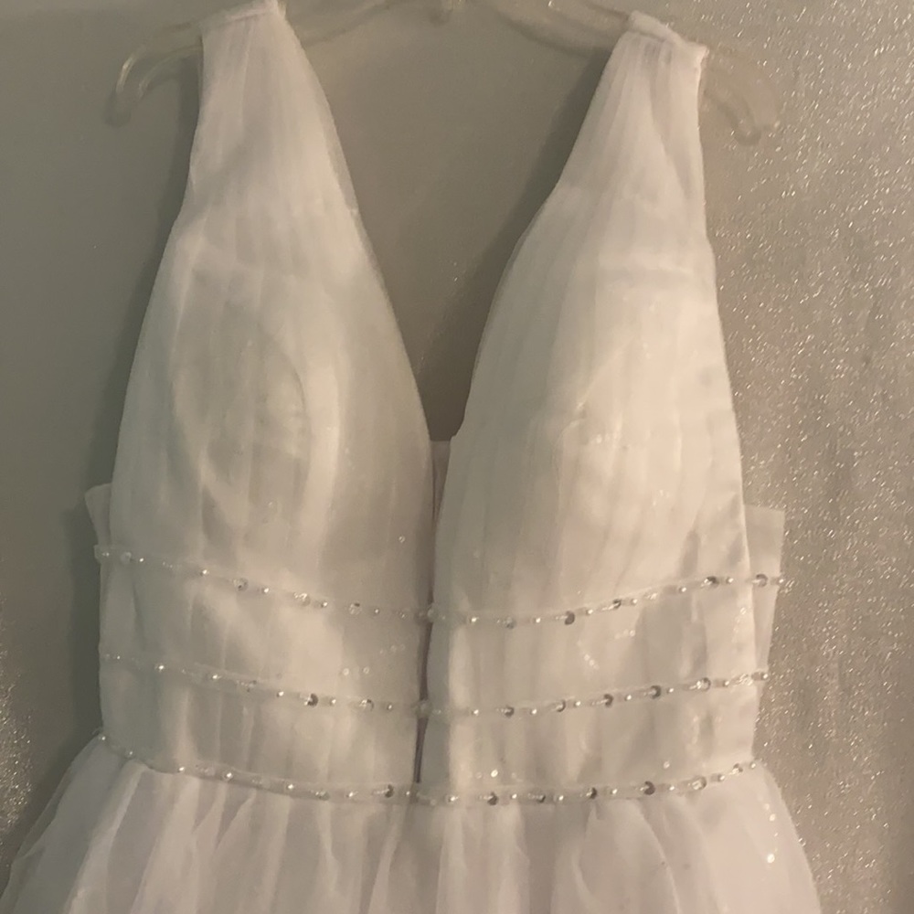 Wedding gown - Picture 10 of 12